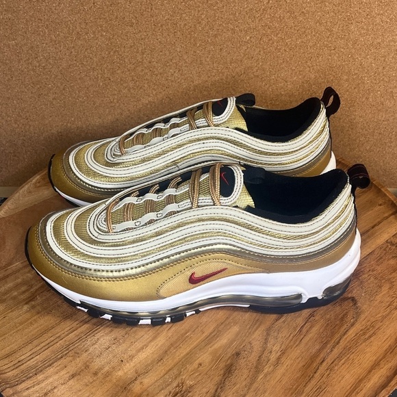 Nike
Air max 97 gs
'Metallic gold 23
NWOT - Picture 11 of 16